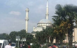 İstanbulda zəlzələ məscidin minarəsini dağıtdı – VİDEO