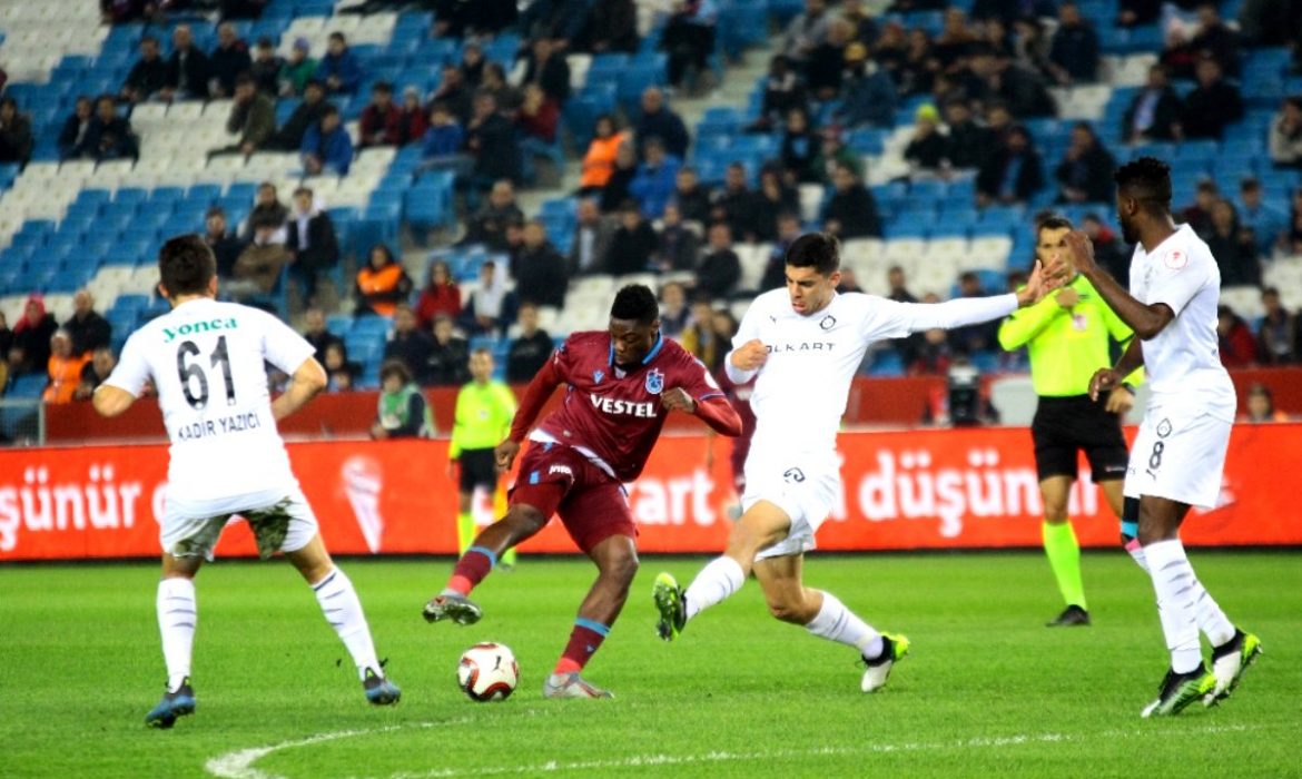 “Trabzonspor”la “Başakşəhər” 1/8 finala yüksəlib