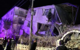 Türkiyədə zəlzələ bölgəsində 922 nəfər yaralı var