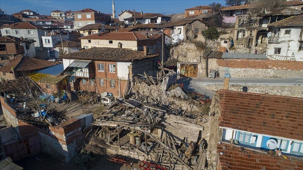 Türkiyədə baş vermiş zəlzələdən sonra 15-ə yaxın zədəli tikili aşkarlanıb