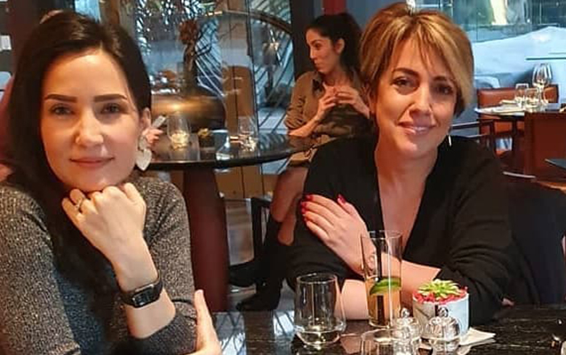 Lalə Kayahanın xanımı ilə bir arada