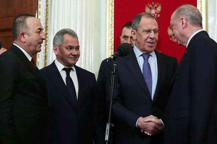 Sergey Lavrov Erdoğana: “Qalstukuna vuruldum”