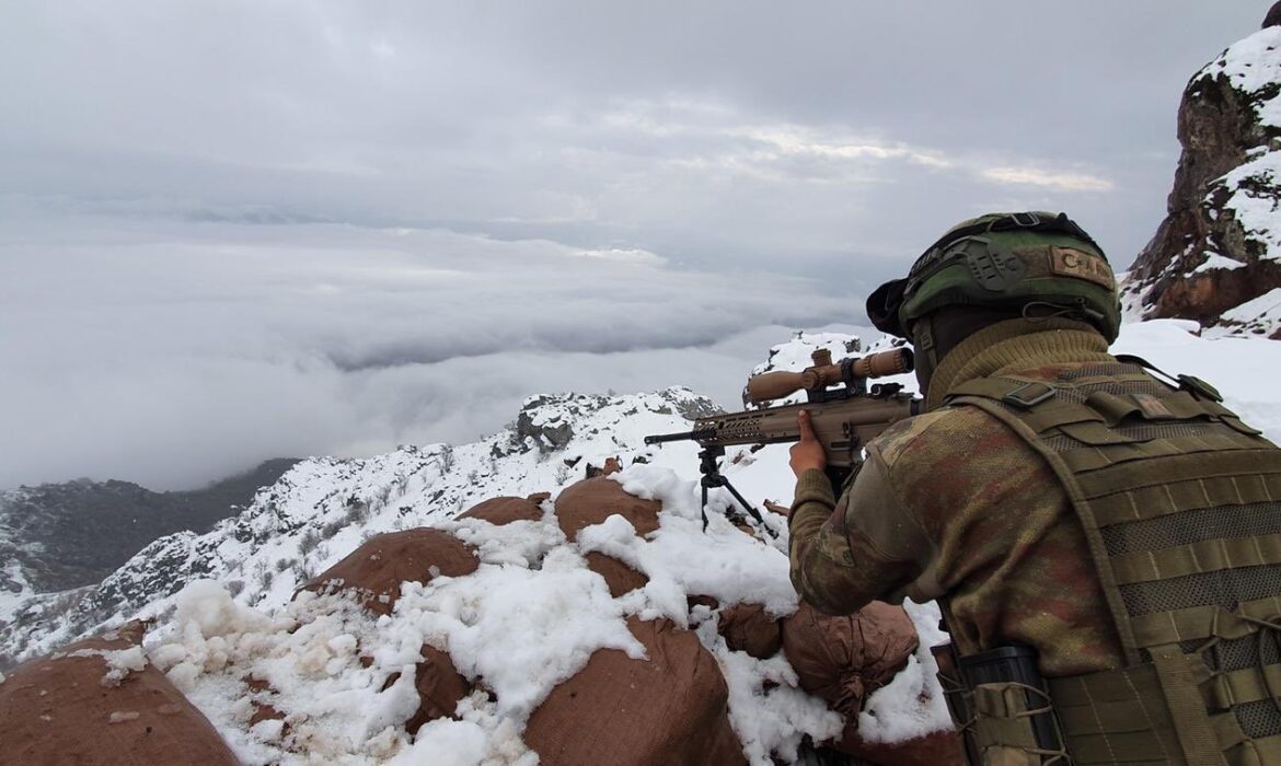 Türkiyə ordusu 11 PKK əsgərini öldürdü