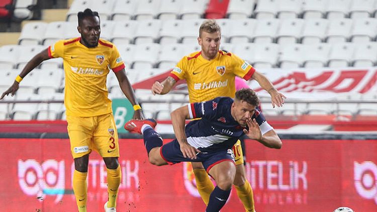 “Sivasspor” səfərdə, “Antalyaspor” evdə qələbə qazanıb