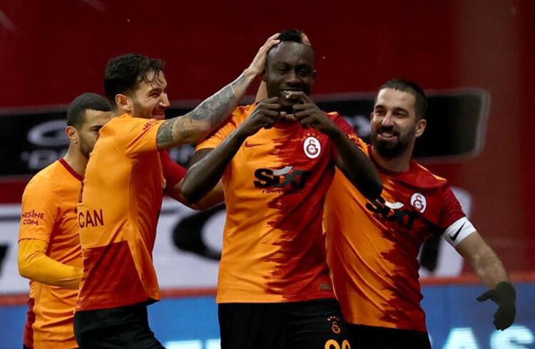 6 cavabsız qolla “Qalatasaray” qalib gəlib