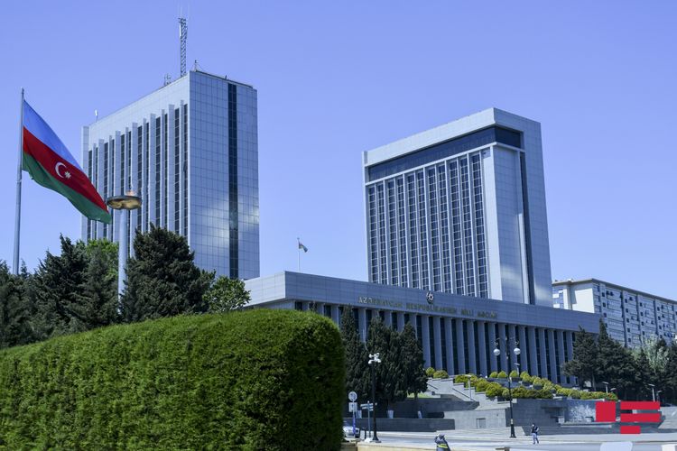 Media sahəsində əməkdaşlığa dair memorandum MM-in komitəsində müzakirə olunub