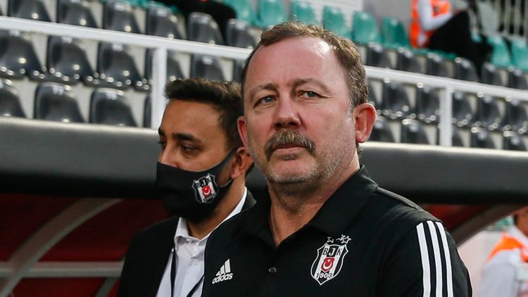 “Beşiktaş” Sərgən Yalçınla yeni müqavilə bağlayacaq