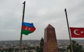 Türkiyənin Azərbaycandakı səfirliyində bayraqlar yarıya endirilib