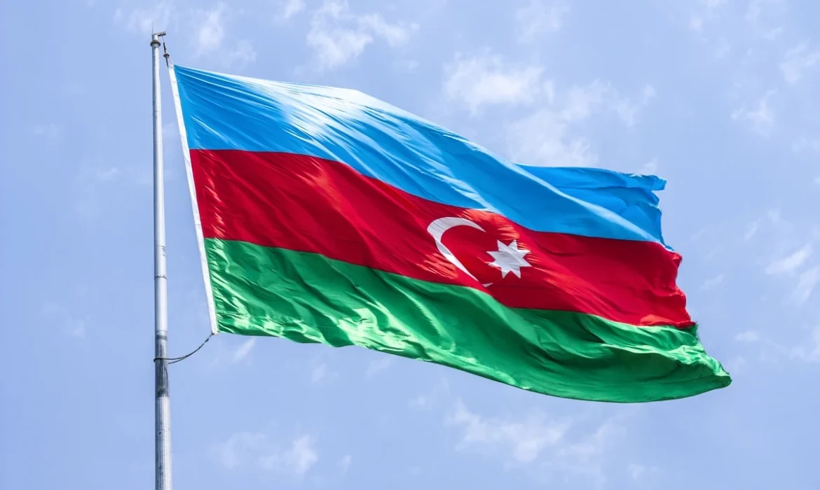 Azərbaycanda təyyarə qəzasında həlak olanların xatirəsinə bayraqlar endirilir