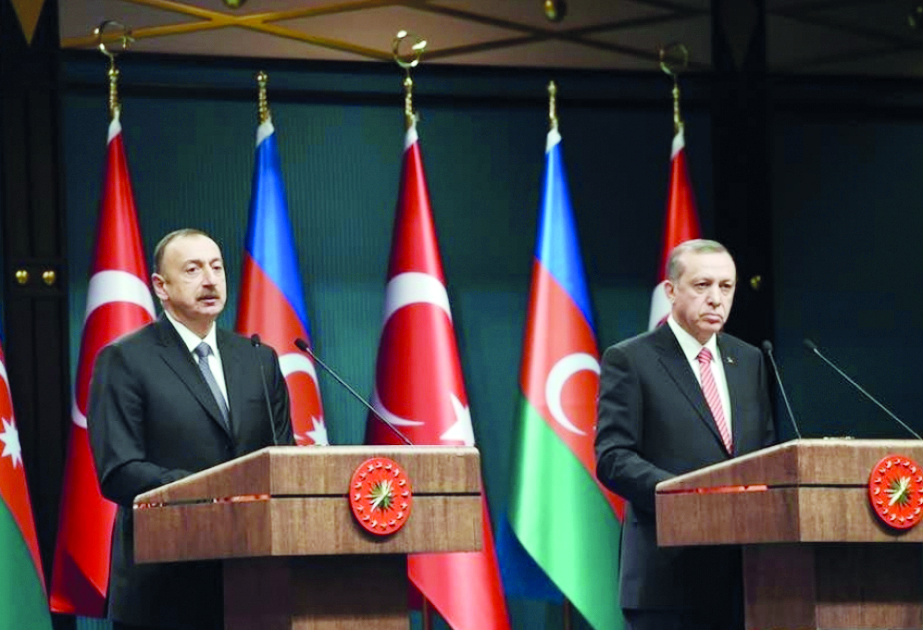 Azərbaycan prezidenti Türkiyə prezidentinə zəng edib