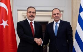 Türkiyə və Yunanıstanın xarici işlər nazirləri beynəlxalq və regional hadisələri müzakirə ediblər