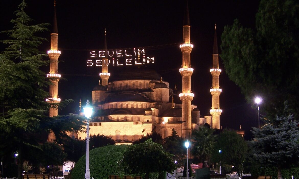 Türkiyədə Ramazan bayramı üçün 9 günlük həftəsonu elan edilib