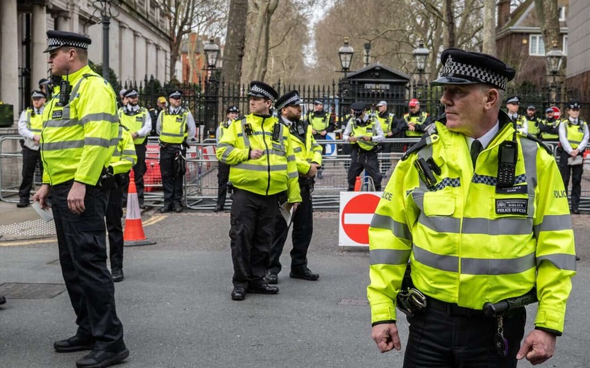 Londonda üç iranlı qanunu pozmaqda ittiham olunublar