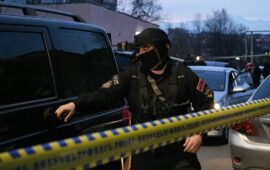 Ermənistanda doqquz polis əməkdaşı saxlanılıb