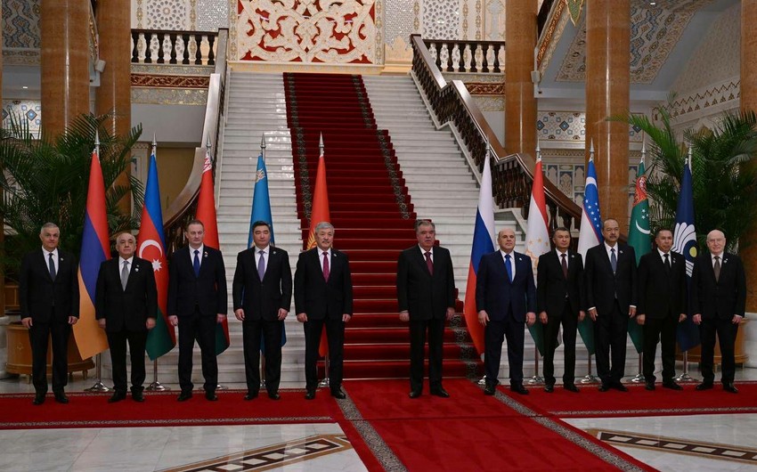 Əli Əsədov MDB Hökumət Başçıları Şurasının üzvlərinin Tacikistan Prezidenti ilə görüşündə iştirak edib