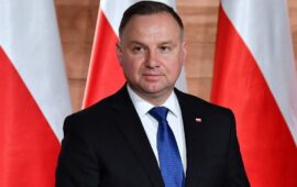 Polşa Prezidenti İsrail və İran arasındakı gərginliyə görə Sinqapuru tərk edə bilmir